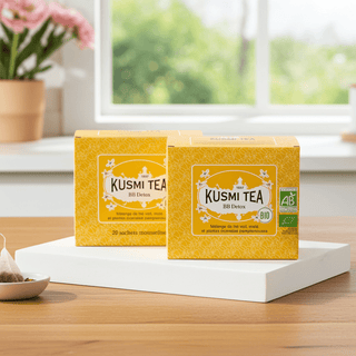Boîte de 20 sachets mousselines BB Detox Bio Kusmi Tea, mélange thé vert, maté et notes de pamplemousse.
